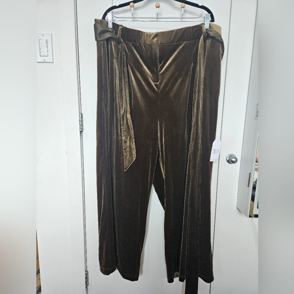 NWT Universal Standard Luxe Belted Velvet Pants - Size 18-20